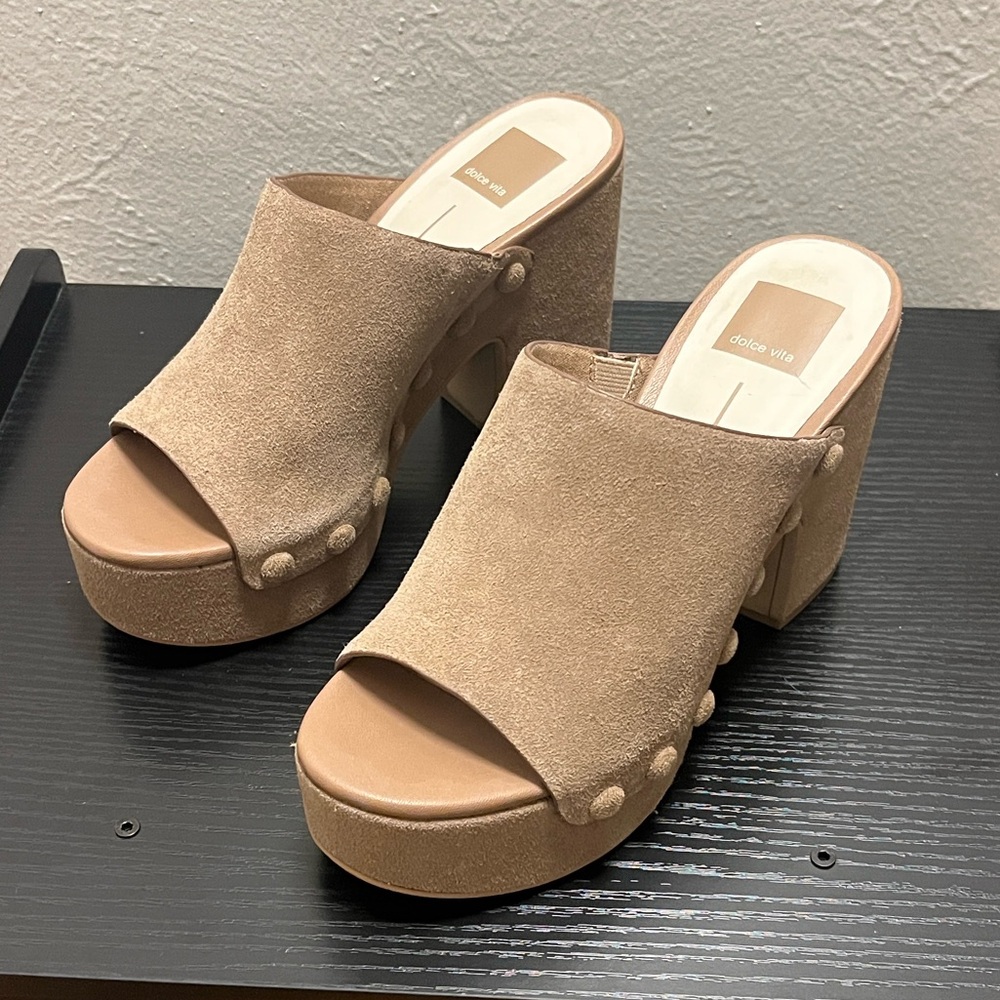 DOLCE VITA Emol Heel - Light Tan/Mushroom Suede
